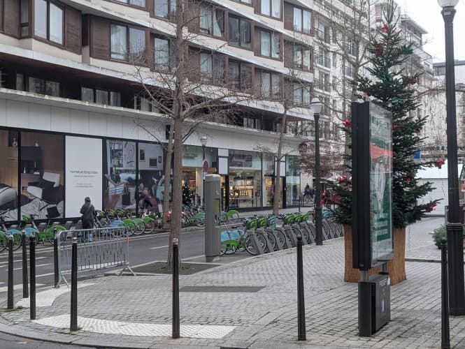 Local commercial · 112 m² · Location — photo 1