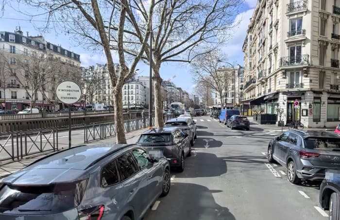 Local commercial · 328 m² · Location — photo 1