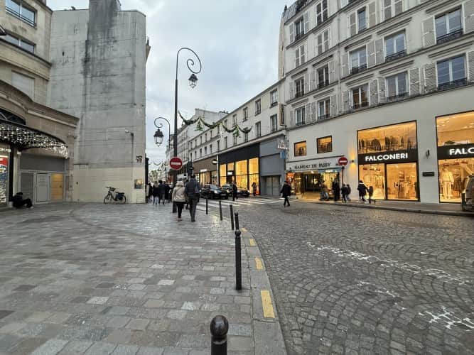 Local commercial · 107 m² · Location — photo 1