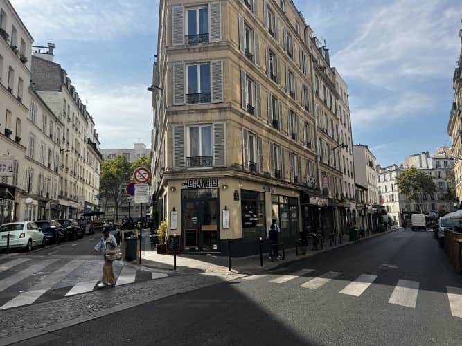 Local commercial · 127 m² · Location — photo 1