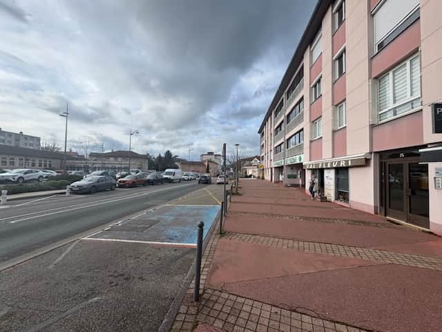 Local commercial · 101 m² · Fonds de commerce — photo 1