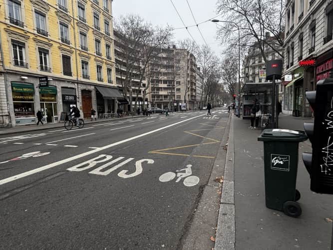 Murs commerciaux · 1000 m² · Achat des murs — photo 1