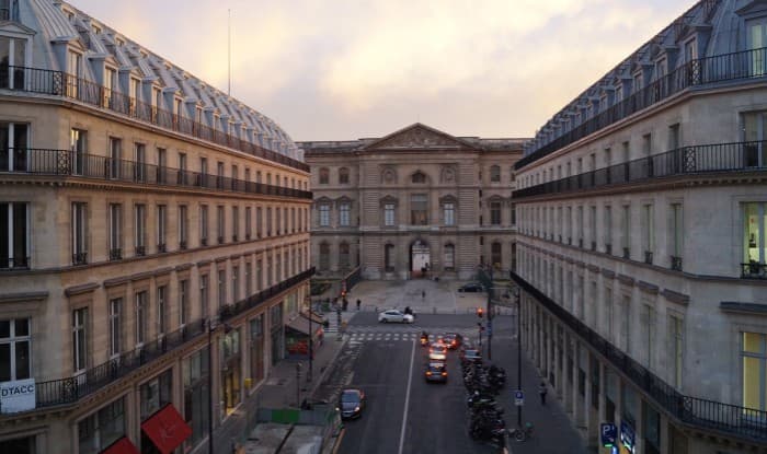 Local commercial · 235 m² · Location — photo 1