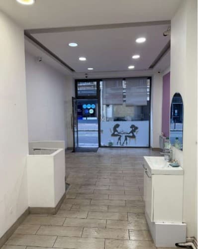Local commercial · 42 m² · Location — photo 1