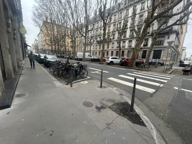 Local commercial · 75 m² · Cession de bail — photo 1