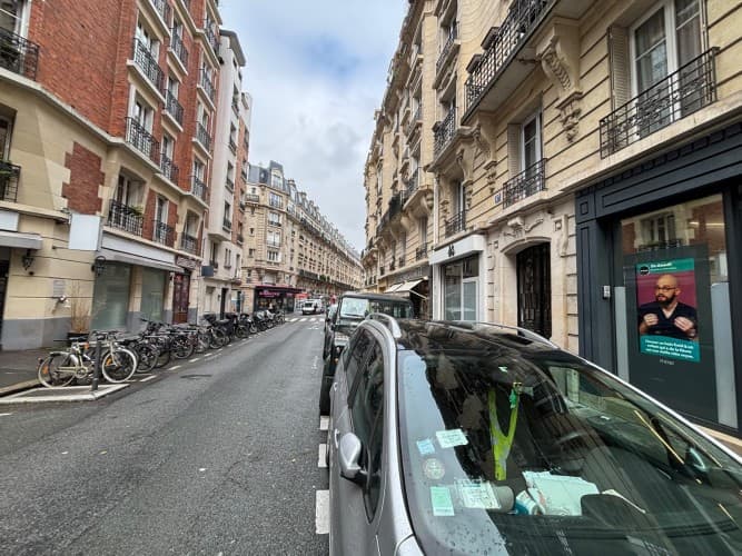 Local commercial · 55 m² · Location — photo 1