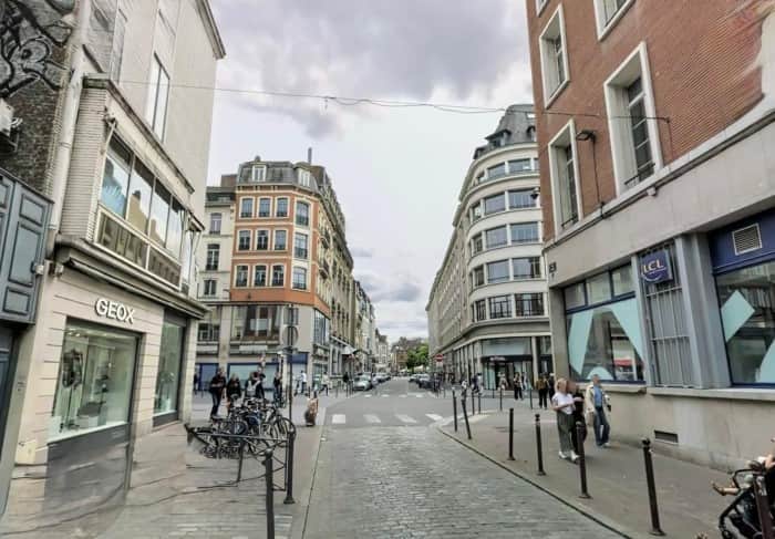 Local commercial · 1070 m² · Location — photo 1