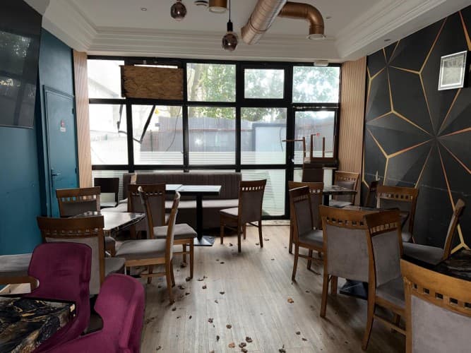 Local commercial · 248 m² · Location — photo 1
