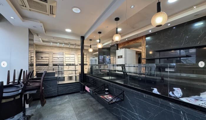 Local commercial · 140 m² · Cession de bail — photo 1