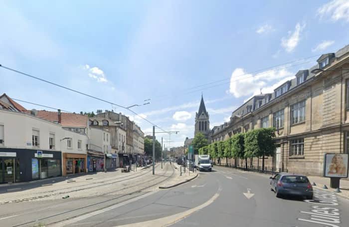 Local commercial · 492 m² · Location — photo 1