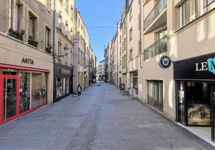 Local commercial · 137 m² · Location — photo 1
