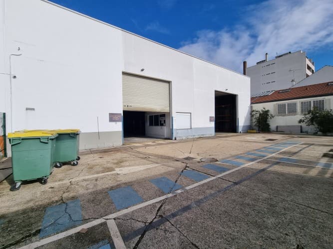 Local commercial · 680 m² · Location — photo 1