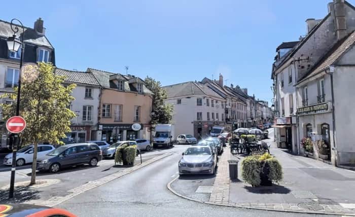 Local commercial · 70 m² · Location — photo 1