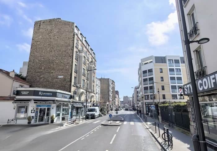 Local commercial · 112 m² · Location — photo 1