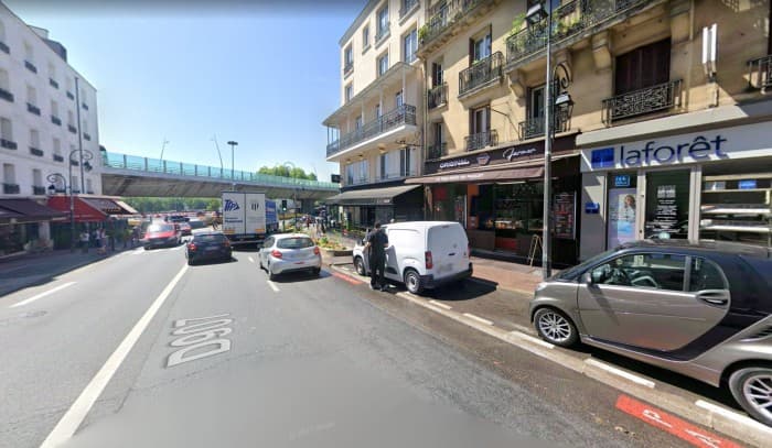 Local commercial · 115 m² · Location — photo 1