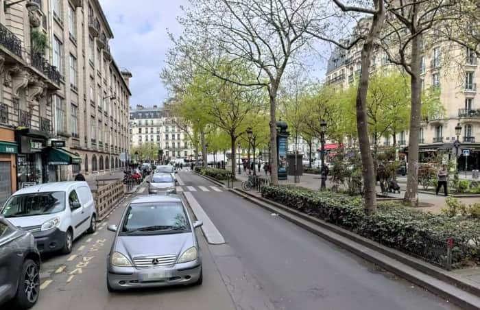 Local commercial · 105 m² · Location — photo 1