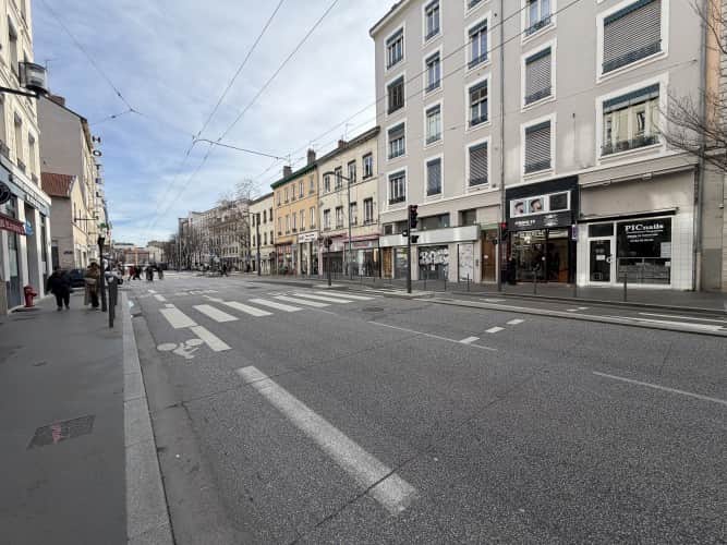 Local commercial · 90 m² · Cession de bail — photo 1