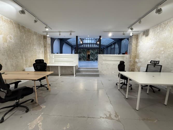 Local commercial · 235 m² · Location — photo 1