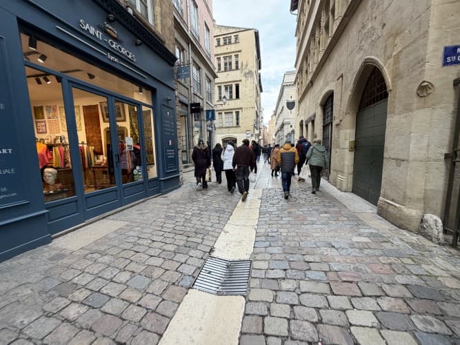 Local commercial · 135 m² · Cession de bail — photo 1