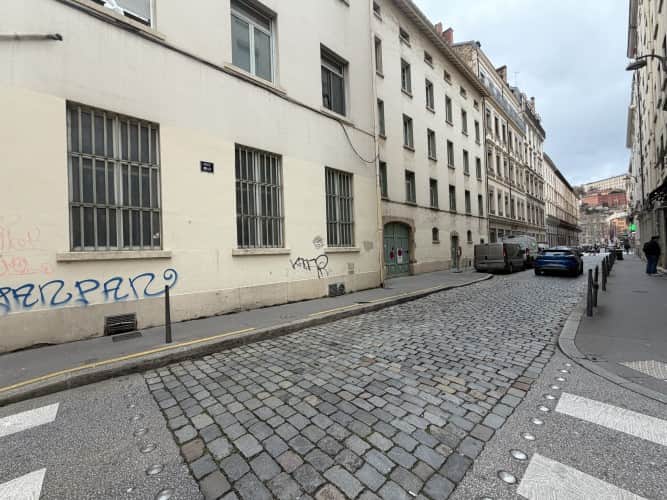 Local commercial · 105 m² · Fonds de commerce — photo 1