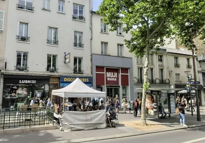 Local commercial · 81 m² · Location — photo 1