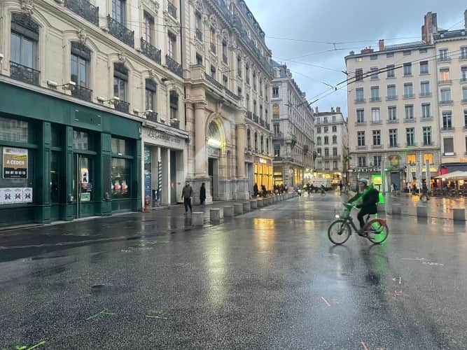 Local commercial · 190 m² · Cession de bail — photo 1
