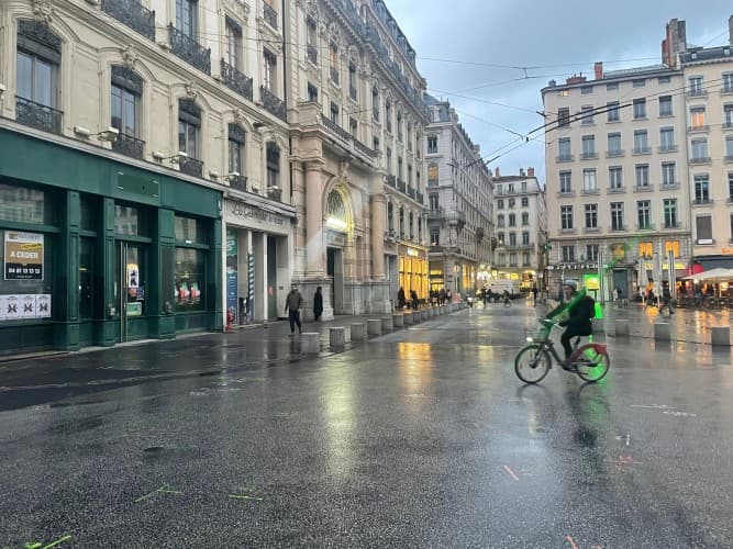 Local commercial · 190 m² · Cession de bail — photo 1