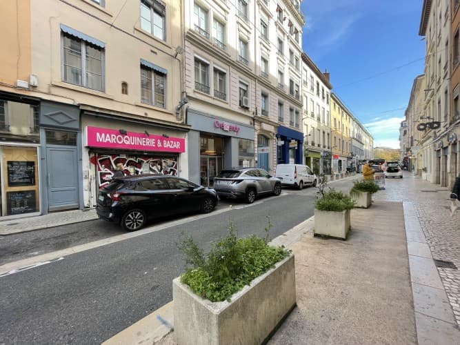 Local commercial · 69 m² · Cession de bail — photo 1