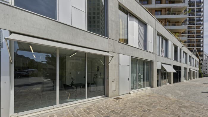 Local commercial · 61 m² · Location — photo 1