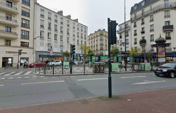 Local commercial · 121 m² · Location — photo 1