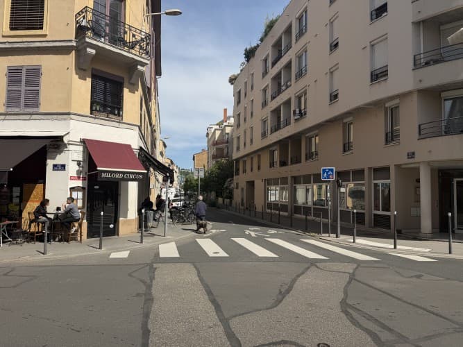 Local commercial · 168 m² · Location — photo 1