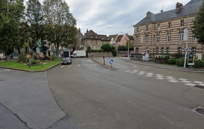 Murs commerciaux · 1065 m² · Achat des murs — photo 1