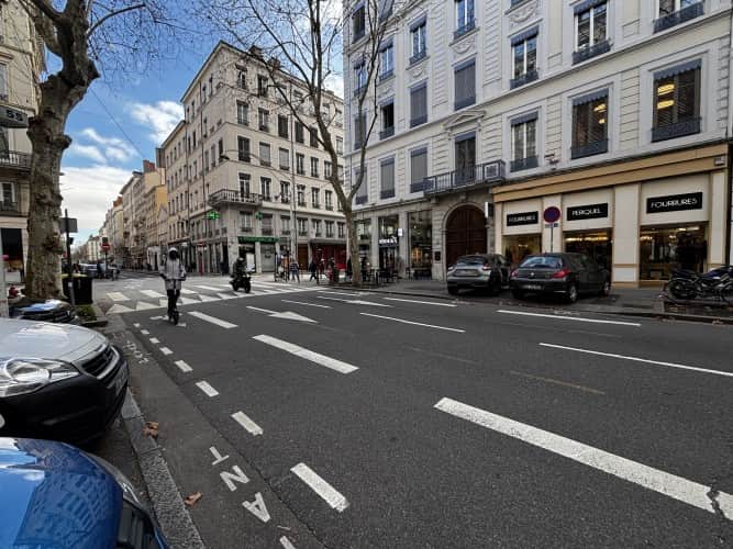 Local commercial · 212 m² · Cession de bail — photo 1