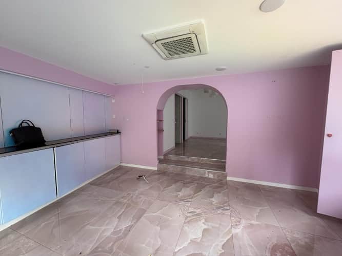 Local commercial · 51 m² · Location — photo 1