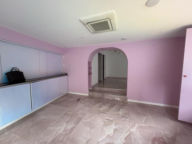 Local commercial · 51 m² · Location — photo 1