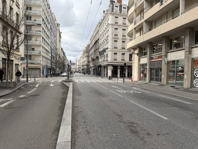 Murs commerciaux · 600 m² · Achat des murs — photo 1