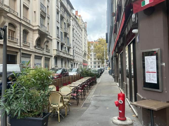 Local commercial · 60 m² · Cession de bail — photo 1