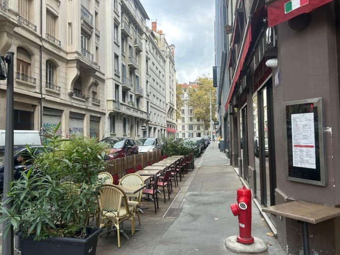 Local commercial · 60 m² · Cession de bail — photo 1