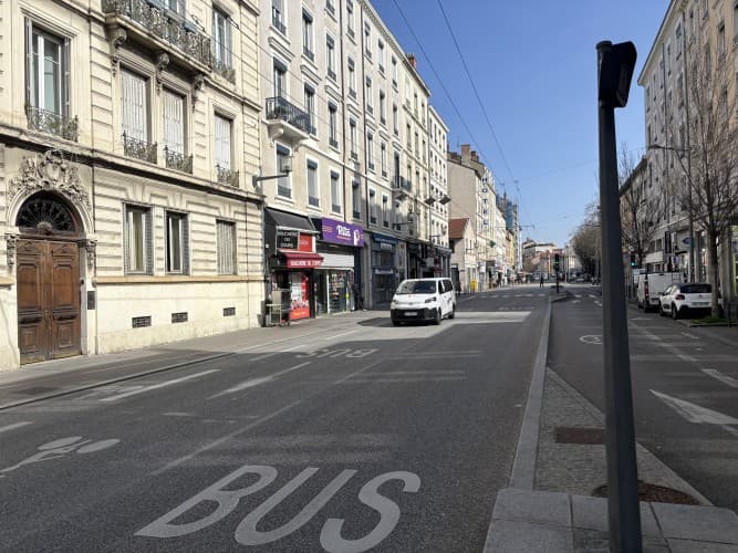 Local commercial · 55 m² · Cession de bail — photo 1