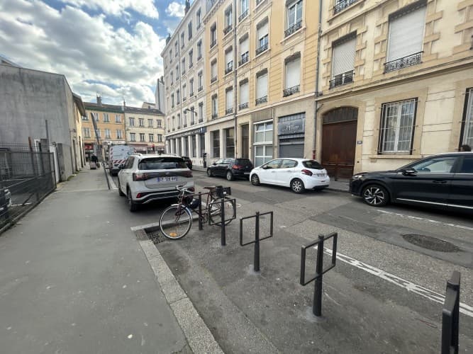 Murs commerciaux · 597 m² · Achat des murs — photo 1