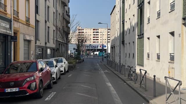 Local commercial · 90 m² · Cession de bail — photo 1