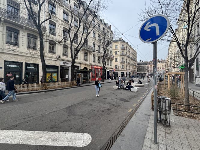 Local commercial · 73 m² · Cession de bail — photo 1