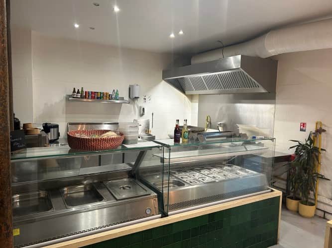 Local commercial · 125 m² · Location — photo 1