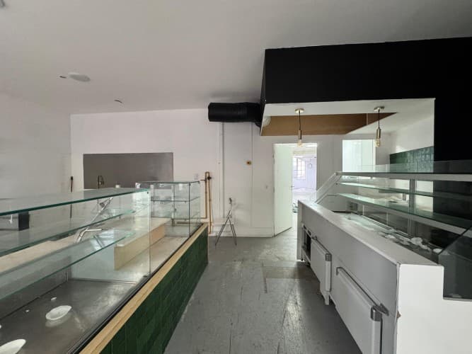 Local commercial · 125 m² · Location — photo 1
