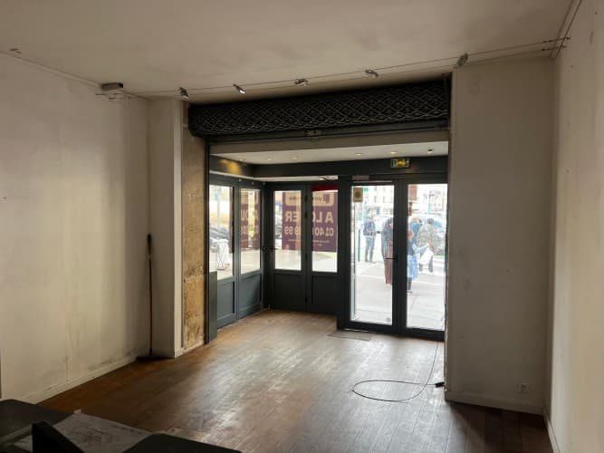 Local commercial · 46 m² · Location — photo 1