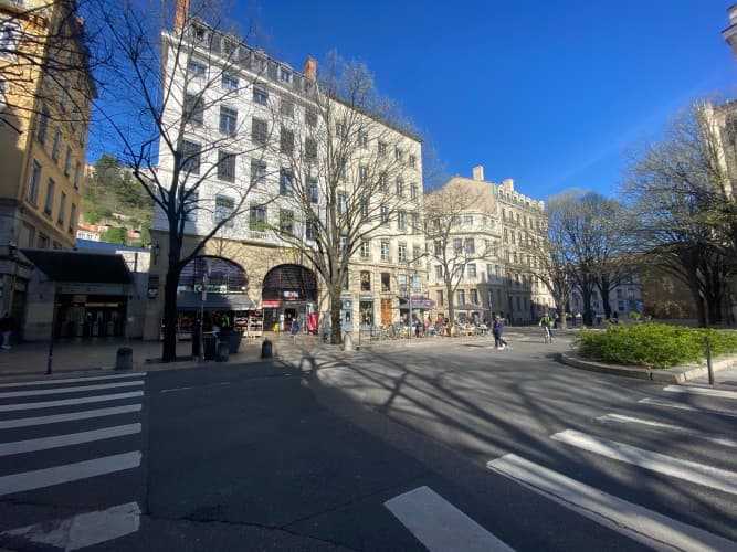 Local commercial · 142 m² · Fonds de commerce — photo 1