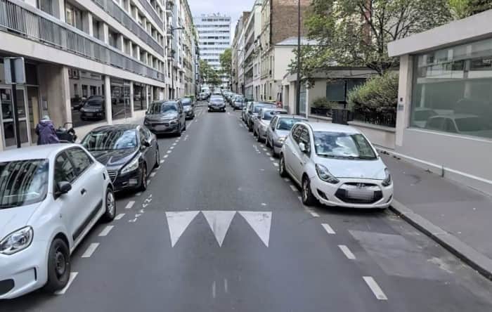 Local commercial · 740 m² · Location — photo 1
