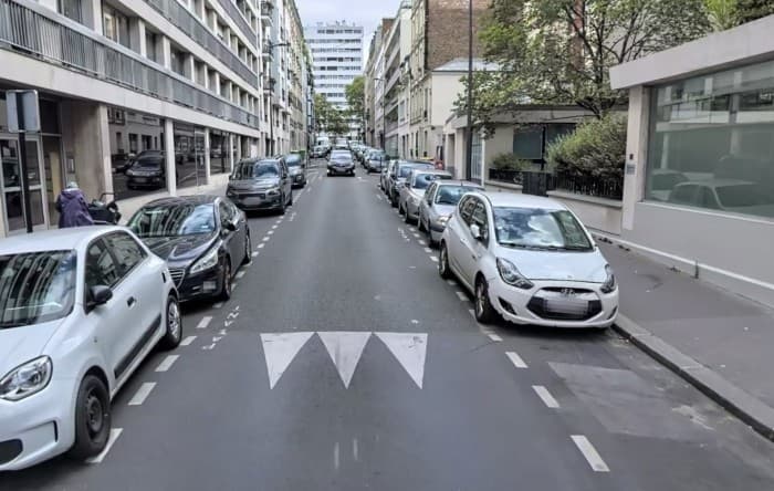 Local commercial · 740 m² · Location — photo 1