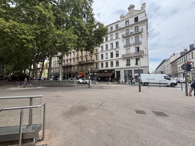 Local commercial · 54 m² · Cession de bail — photo 1