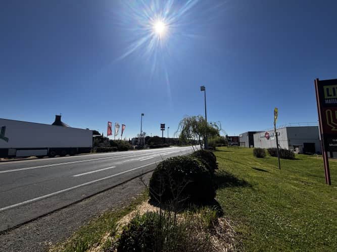 Local commercial · 520 m² · Location — photo 1